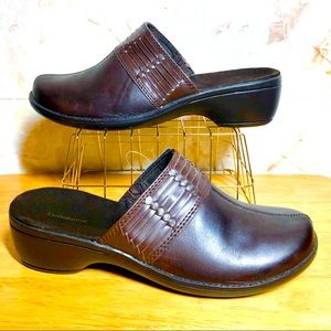 Croft & Barrow Dk Brown Leather Clogs